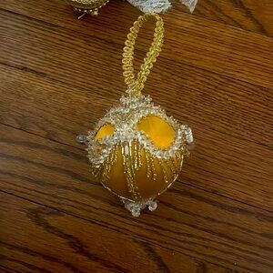 COPY - VINTAGE ORINMENT